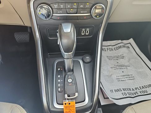Used 2019 Ford EcoSport SE w/ SE Convenience Package FWD image 17