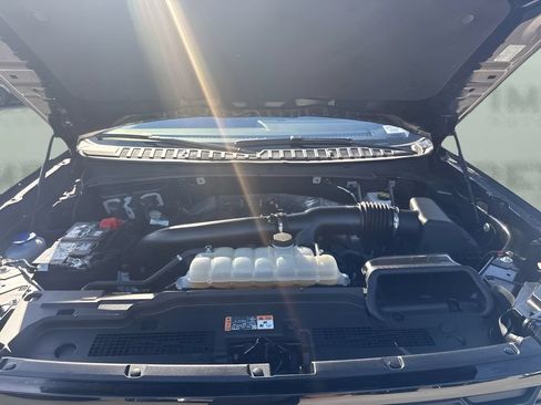 Used 2025 Ford Expedition Tremor AWD/4WD image 31