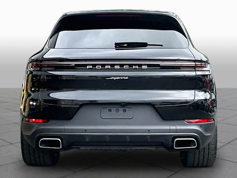 Used 2024 Porsche Cayenne AWD/4WD image 5