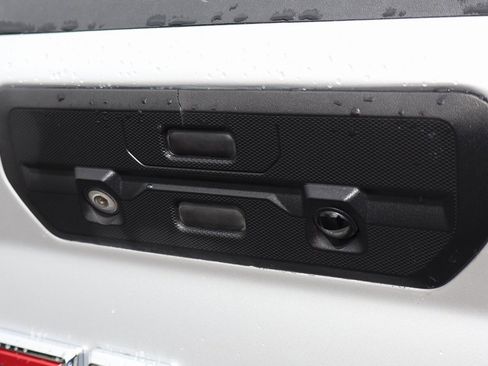 Used 2020 GMC Sierra 1500 SLT image 44