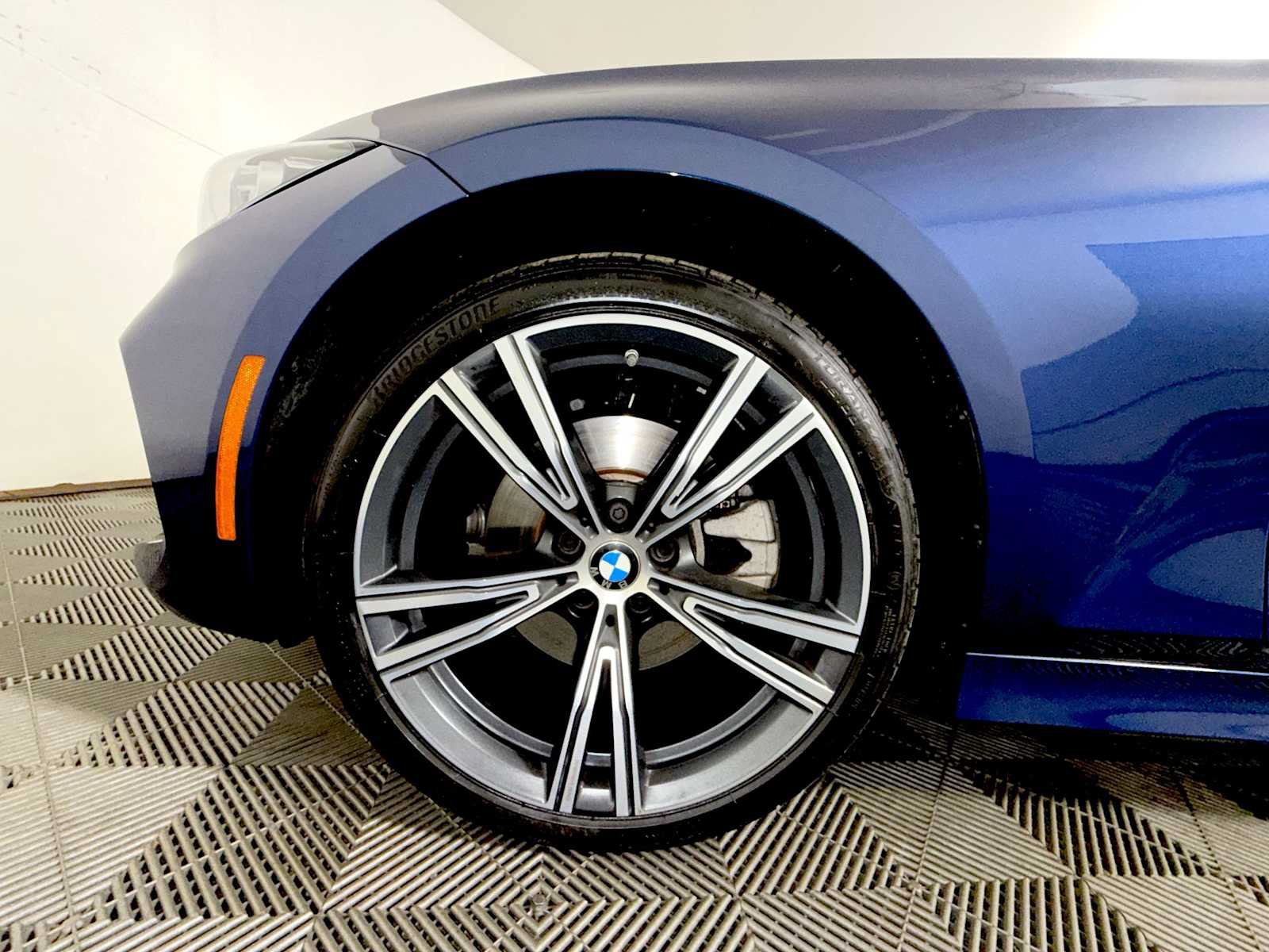 Used 2024 BMW 330i xDrive Sedan w/ Convenience Package AWD/4WD image 8