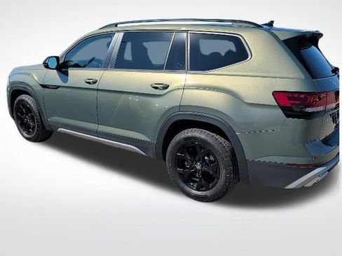 Used 2025 Volkswagen Atlas Peak Edition SE image 13