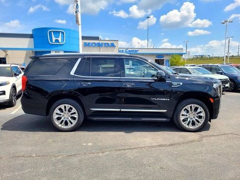 Used 2021 GMC Yukon SLT w/ SLT Luxury Plus Package image 3