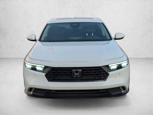 Used 2023 Honda Accord Touring image 2