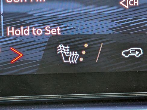 Used 2024 Chevrolet Equinox EV LT image 33