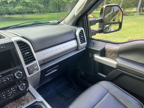 Used 2019 Ford F350 Lariat AWD/4WD image 15