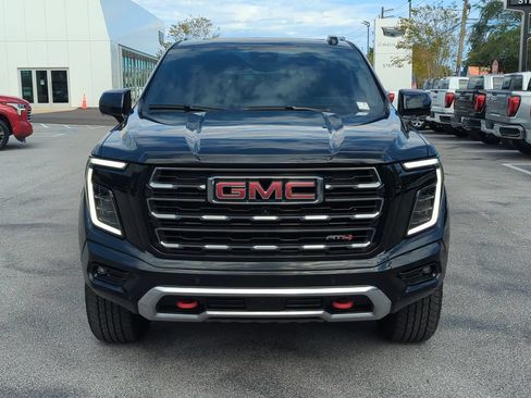 Used 2025 GMC Yukon AT4 w/ AT4 Premium Package AWD/4WD image 9