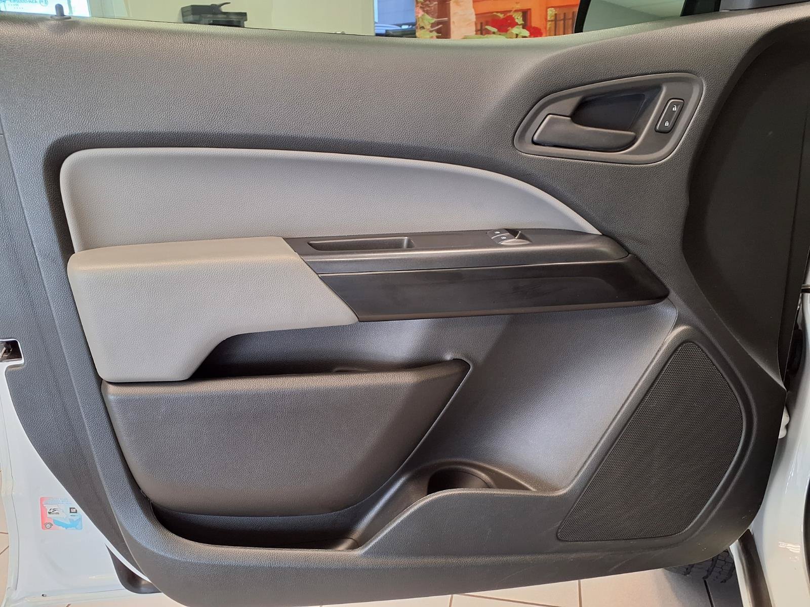 Used 2022 Chevrolet Colorado W/T w/ WT Convenience Package RWD image 19