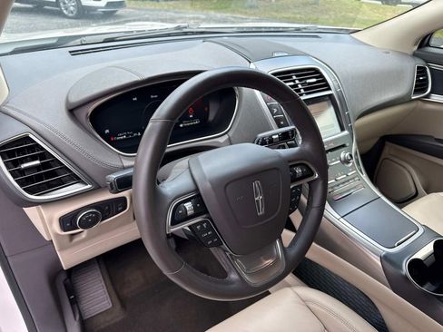 Used 2019 Lincoln Nautilus Select image 31