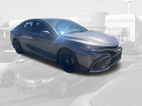 Used 2023 Toyota Camry XSE image 3