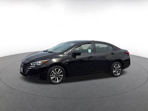 Used 2025 Nissan Versa SV image 8
