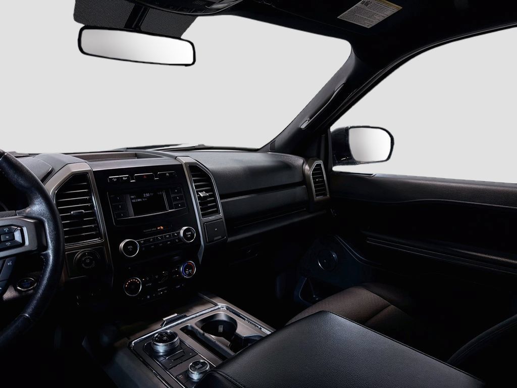 Used 2018 Ford Expedition XLT AWD/4WD image 22