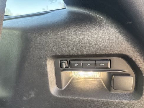 Used 2025 Ford Explorer Platinum w/ Ultimate Package image 24