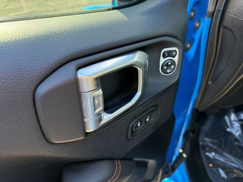 Used 2021 Jeep Gladiator Mojave w/ Uconnect 4C Nav & Sound Group image 12