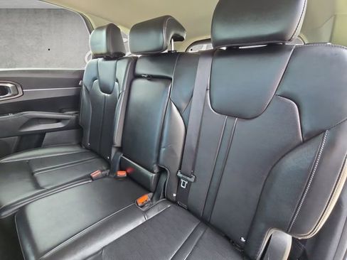 Used 2024 Kia Sorento S image 22