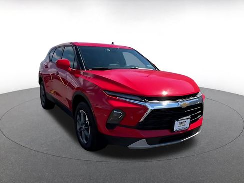 Used 2026 Chevrolet Blazer LT FWD image 3