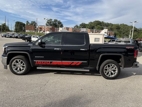 Used 2018 GMC Sierra 1500 SLT w/ SLT Premium Package AWD/4WD image 4