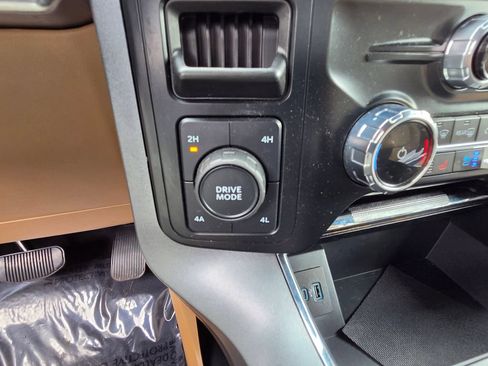 Used 2023 Ford F150 Lariat AWD/4WD image 30