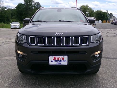 Used 2020 Jeep Compass Latitude w/ Cold Weather Group AWD/4WD image 9