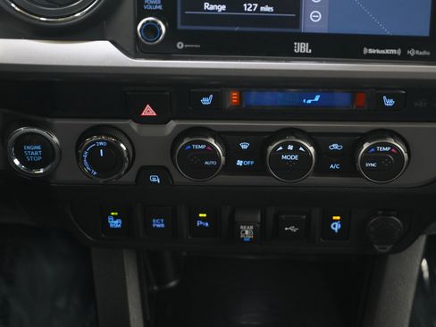 Used 2022 Toyota Tacoma Limited image 15