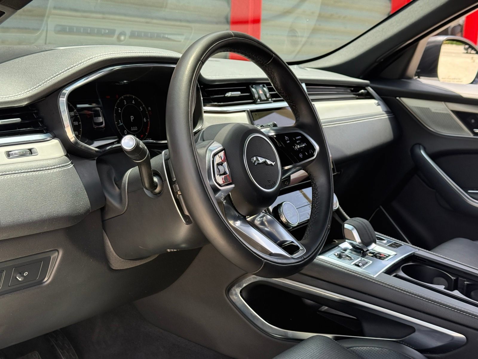 Used 2025 Jaguar F-PACE R-Dynamic S AWD/4WD image 14