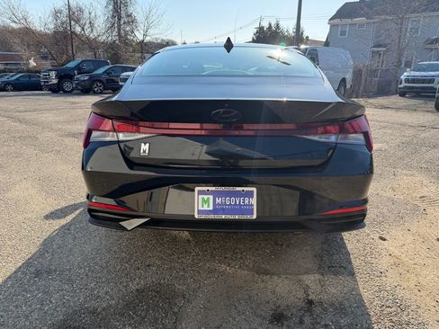 Used 2023 Hyundai Elantra SEL image 4