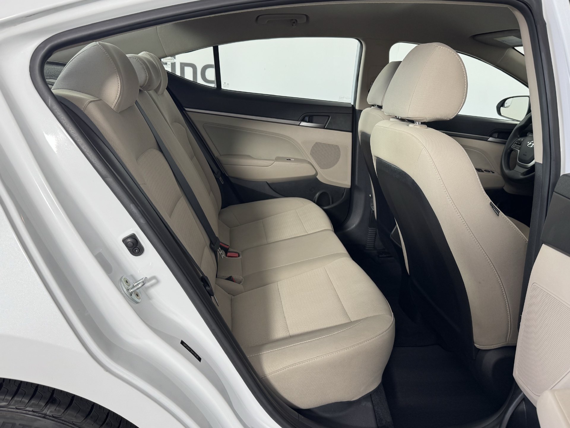 Used 2017 Hyundai Elantra SE FWD image 18