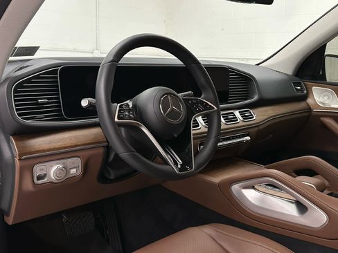 Used 2025 Mercedes-Benz GLE 350 4MATIC image 10