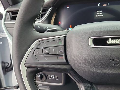 New 2025 Jeep Grand Cherokee L Laredo image 27