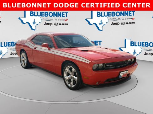 Used 2013 Dodge Challenger R/T RWD image 3