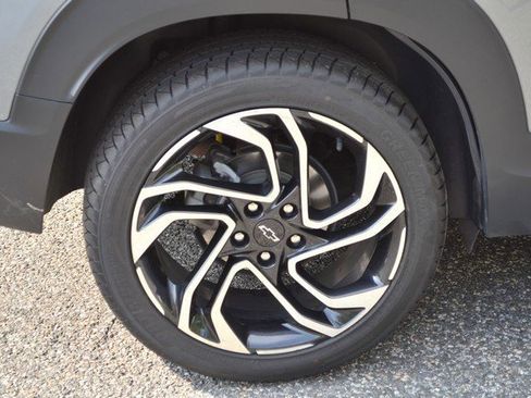 Used 2024 Chevrolet TrailBlazer RS image 11