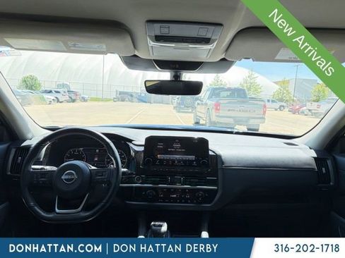 Used 2023 Nissan Pathfinder SL AWD/4WD image 5