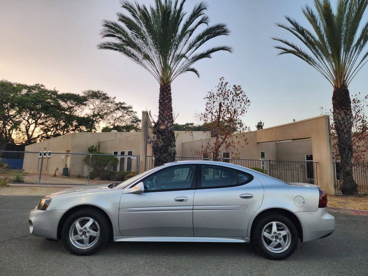 Used 2004 Pontiac Grand Prix GT w/ Drivers Package FWD image 9