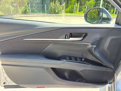 Used 2025 Toyota Camry LE FWD image 13