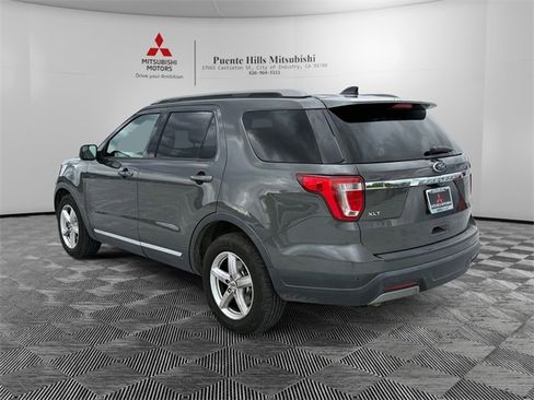 Used 2019 Ford Explorer XLT image 7