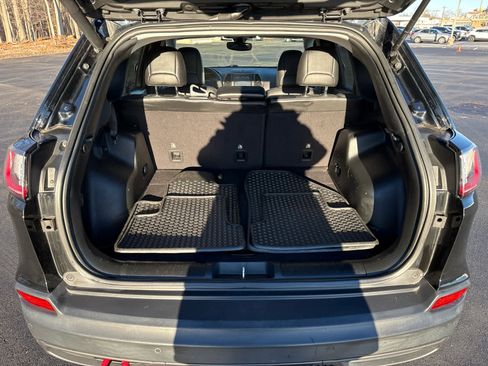 Used 2019 Jeep Cherokee Trailhawk image 10