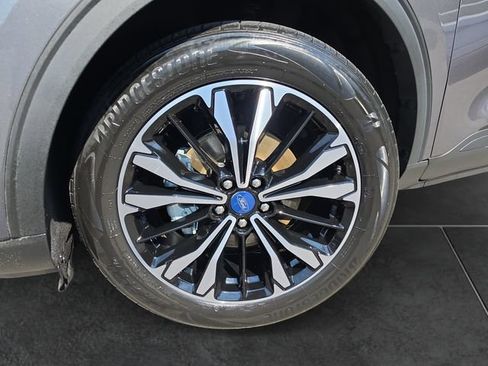 Used 2021 Ford Escape SE w/ SE Sport Appearance Package AWD/4WD image 9