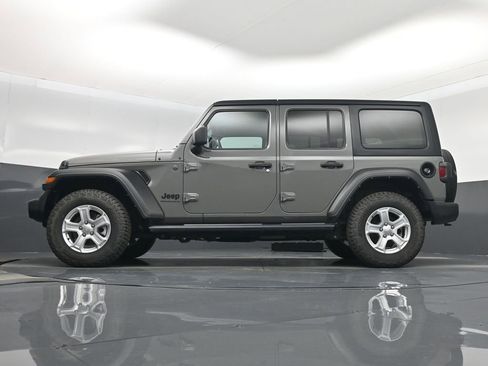 Used 2023 Jeep Wrangler Sport S image 15