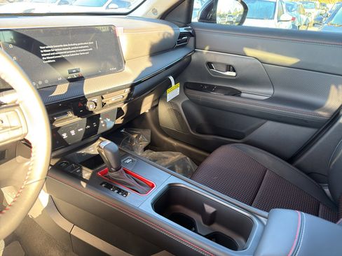 New 2026 Nissan Kicks SR w/ Cold Weather Package image 23