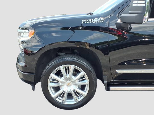 Used 2024 Chevrolet Silverado 1500 High Country w/ High Country Premium Package AWD/4WD image 9