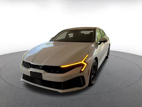 Used 2025 Kia K5 LXS FWD image 7
