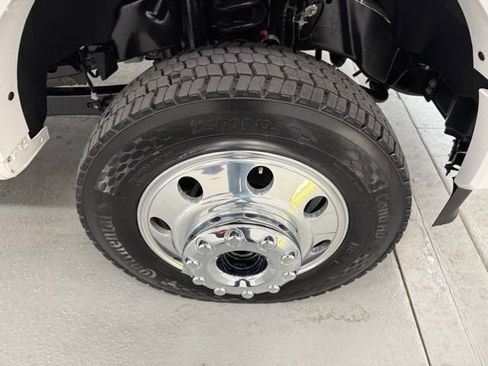New 2026 Ford F450 Platinum w/ FX4 Off-Road Package image 5