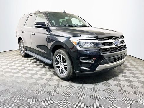 Used 2024 Ford Expedition Limited image 1