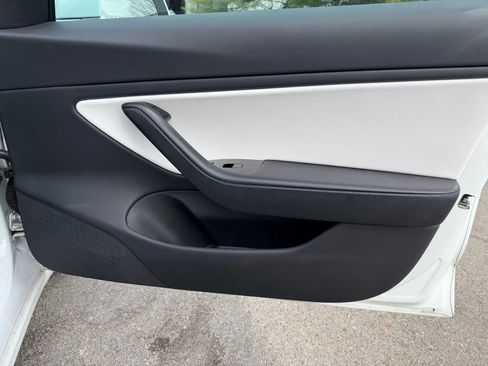Used 2020 Tesla Model 3 Long Range image 28