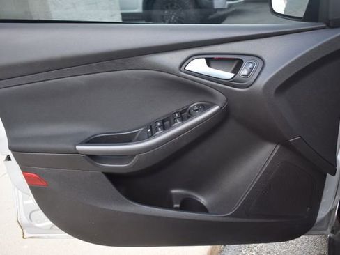 Used 2016 Ford Focus SE w/ Equipment Group 201A FWD image 21
