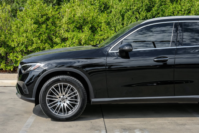 Used 2025 Mercedes-Benz GLC 300 4MATIC image 13