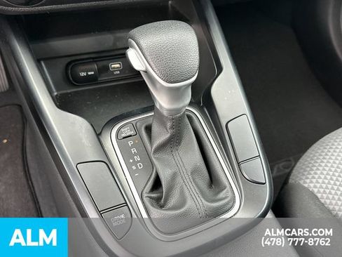 Used 2025 Kia Soul LX w/ LX Technology Package FWD image 34