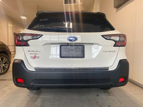 Certified 2025 Subaru Outback Premium AWD/4WD image 6