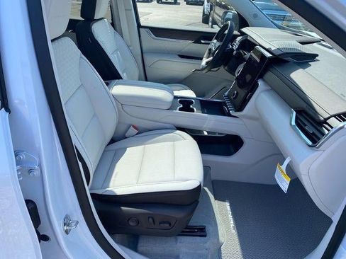 New 2026 GMC Acadia Denali w/ Super Cruise Package AWD/4WD image 21