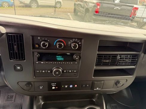 Used 2025 Chevrolet Express 3500 LT w/ LT Preferred Equipment Group RWD image 19